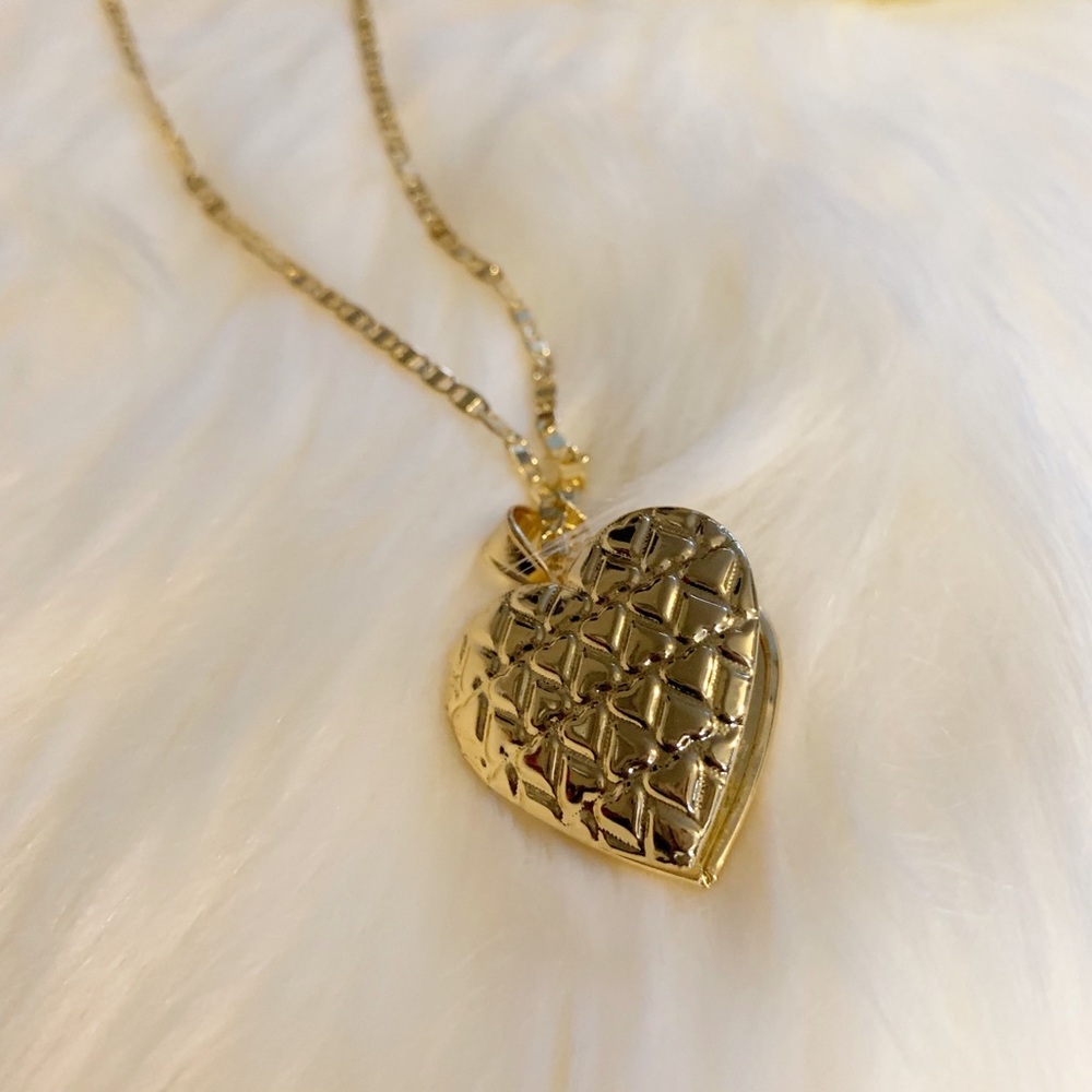 chain with heart charm